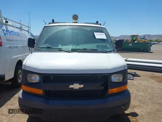 2015 Chevrolet Express Cargo with VIN 1GCWGFCF6F1261368, listed as a IAAI auction lot 42158324 with 196,406 mi miles. Bid and sale history available at carsss.com. Image 12.