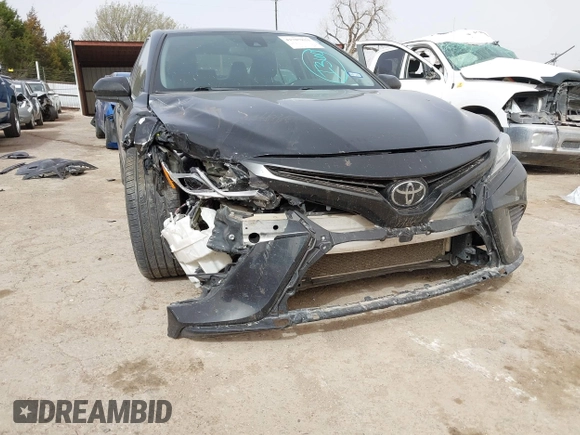 2019 Toyota Camry LE z VIN 4T1B11HK6KU805252, wystawiony jako IAAI lot #41787833 z przebiegiem 85 196 mil mil oraz . Historia ofert i sprzedaży dostępna na DreamBid. Obrazek 6.