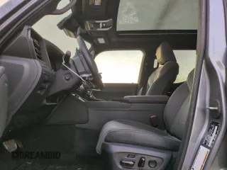 2024 Lexus GX 550 Luxury z VIN JTJVBCDX7R5015696, wystawiony jako Copart lot #84212664 z przebiegiem 2 229 mil mil oraz Szkoda całkowita • Salvage title. Historia ofert i sprzedaży dostępna na DreamBid. Obrazek 7.