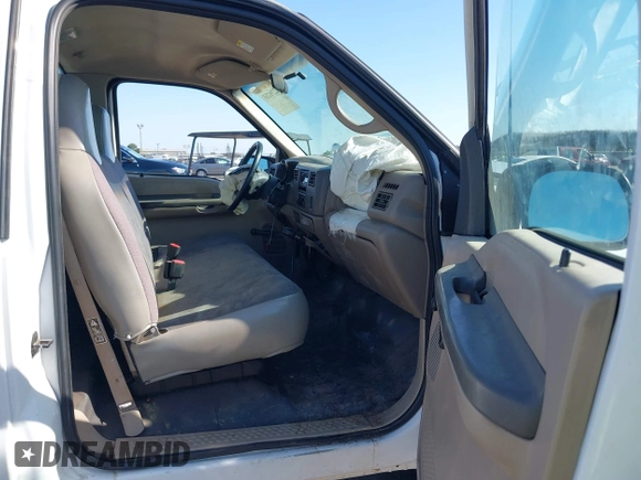 2000 Ford F-350 XL with VIN 1FTSF30L8YEB14930, listed as a IAAI auction lot 42290265 with 112,402 mi miles and . Bid and sale history available at DreamBid. Image 5.
