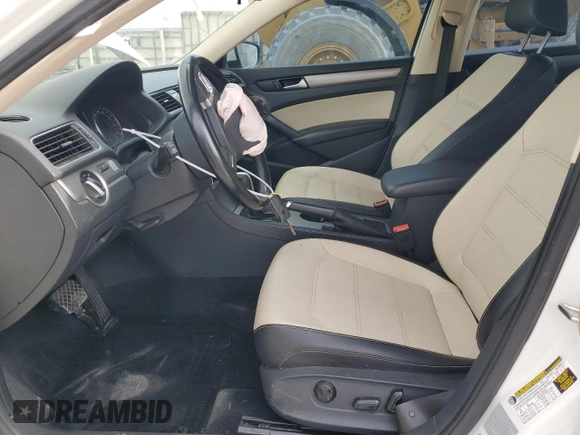 2015 Volkswagen Passat SE с VIN 1VWBV7A39FC090734, выставлен на аукционе Copart как лот 56257835 с пробегом 115 437 миль миль и Списание • Salvage title. История ставок и продаж доступна на DreamBid. Изображение 7.