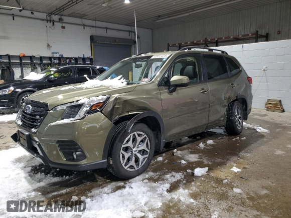 2024 Subaru Forester Premium with VIN JF2SKADC0RH479789, listed as a Copart auction lot 42912475 with 9,979 mi miles and Salvage title. Bid and sale history available at DreamBid. Image 1.