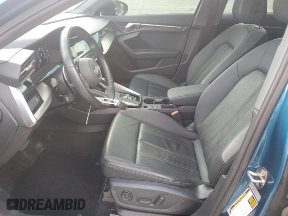2022 Audi A3 Premium z VIN WAUAUDGY3NA076385, wystawiony jako Copart lot #50178965 z przebiegiem 41 837 mil mil oraz Nie do naprawy • Non repairable. Historia ofert i sprzedaży dostępna na DreamBid. Obrazek 7.