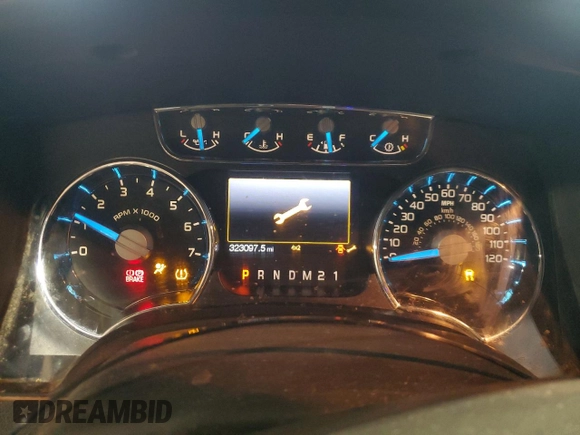 2013 Ford F-150 XL with VIN 1FTFX1EF7DFB74577, listed as a Copart auction lot 42262485 with 323,097 mi miles and Clean Title. Bid and sale history available at carsss.com. Image 9.