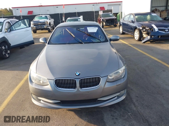 2013 BMW 3 Series 328i z VIN WBADW7C57DE731210, wystawiony jako IAAI lot #41848625 z przebiegiem 105 443 mil mil oraz . Historia ofert i sprzedaży dostępna na DreamBid. Obrazek 12.