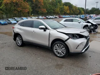 2023 Toyota Venza LE with VIN JTEAAAAH2PJ144029, listed as a Copart auction lot 73219584 with 9,890 mi miles and Salvage Title. Bid and sale history available at carsss.com. Image 4.