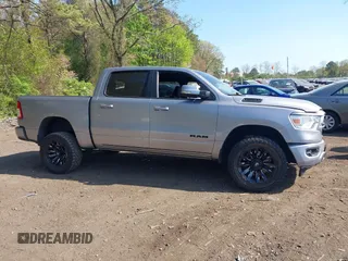 2019 Ram 1500 Big Horn z VIN 1C6SRFFT6KN733556, wystawiony jako IAAI lot #42151868 z przebiegiem 54 222 mil mil oraz . Historia ofert i sprzedaży dostępna na DreamBid. Obrazek 13.