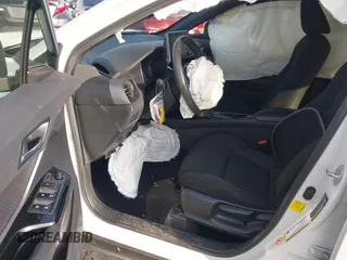 2019 Toyota C-HR XLE with VIN JTNKHMBX4K1040772, listed as a IAAI auction lot 41812031 with 79,729 mi miles. Bid and sale history available at carsss.com. Image 5.