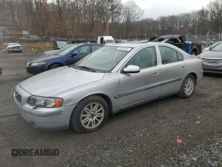 2003 Volvo S60 2.4L with VIN YV1RS61T132265042, listed as a Copart auction lot 82992204 with 0 mi miles and Salvage Title. Bid and sale history available at carsss.com. Image 1.