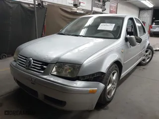 2000 Volkswagen New Jetta GL with VIN 3VWRF29M9YM024990, listed as a IAAI auction lot 41891273 with 204,016 mi miles. Bid and sale history available at carsss.com. Image 17.