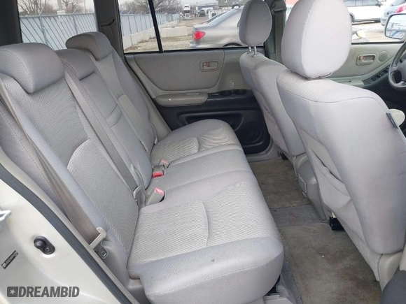 2007 Toyota Highlander with VIN JTEGD21A870161949, listed as a IAAI auction lot 41487972 with 219,084 mi miles. Bid and sale history available at carsss.com. Image 8.