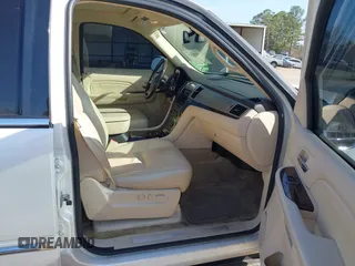 2008 Cadillac Escalade z VIN 1GYFK63818R156980, wystawiony jako IAAI lot #41711385 z przebiegiem 182 863 mil mil oraz . Historia ofert i sprzedaży dostępna na DreamBid. Obrazek 5.