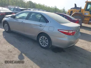 2017 Toyota Camry XLE z VIN 4T1BF1FK8HU376791, wystawiony jako IAAI lot #42114379 z przebiegiem 54 319 mil mil oraz . Historia ofert i sprzedaży dostępna na DreamBid. Obrazek 3.