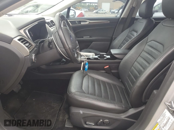 2016 Ford Fusion SE с VIN 3FA6P0HD3GR172536, выставлен на аукционе Copart как лот 54696395 с пробегом 81 529 миль миль и Списание • Salvage title. История ставок и продаж доступна на DreamBid. Изображение 7.