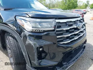 2025 Ford Explorer Active z VIN 1FMUK8DH8SGB17695, wystawiony jako IAAI lot #42198872 z przebiegiem 2 795 mil mil oraz . Historia ofert i sprzedaży dostępna na DreamBid. Obrazek 19.