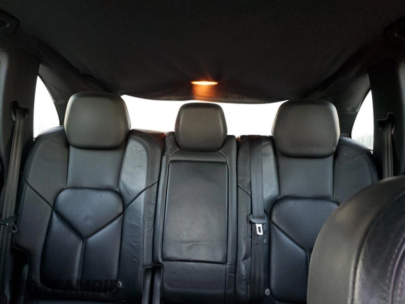 2013 Porsche Cayenne S с VIN WP1AB2A28DLA85229, выставлен на аукционе Copart как лот 50935415 с пробегом 215 629 миль миль и Списание • Salvage title. История ставок и продаж доступна на DreamBid. Изображение 10.
