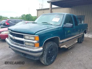 1997 Chevrolet Silverado 1500 with VIN 2GCEK19R7V1153946, listed as a IAAI auction lot 42047414 with 196,914 mi miles and . Bid and sale history available at DreamBid. Image 2.