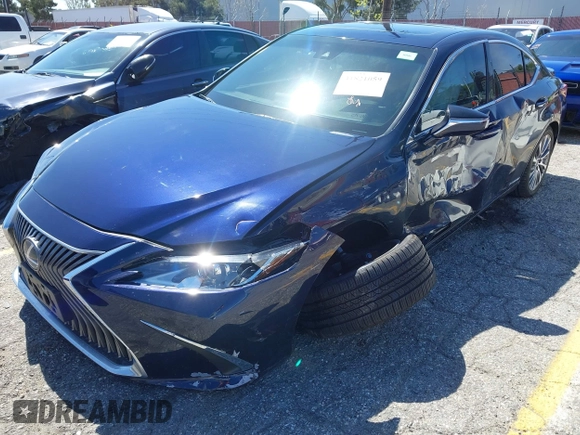 2021 Lexus ES with VIN 58ADA1C16MU008101, listed as a IAAI auction lot 41821059 with 31,823 mi miles. Bid and sale history available at carsss.com. Image 20.