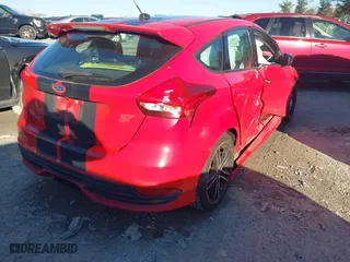 2015 Ford Focus ST with VIN 1FADP3L98FL238958, listed as a IAAI auction lot 41307187 with 162,927 mi miles. Bid and sale history available at carsss.com. Image 4.