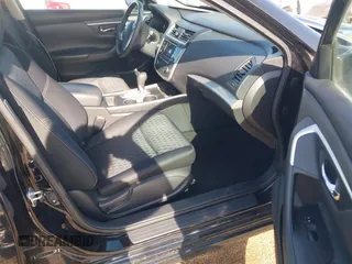 2016 Nissan Altima S with VIN 1N4AL3AP5GN324041, listed as a IAAI auction lot 41702011 with 60,317 mi miles and . Bid and sale history available at carsss.com. Image 5.
