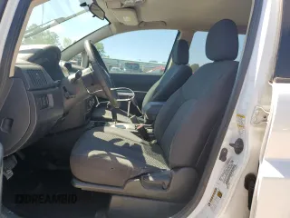 2011 Mitsubishi Endeavor LS z VIN 4A4JN2AS3BE032912, wystawiony jako Copart lot #53040125 z przebiegiem 132 709 mil mil oraz Szkoda całkowita • Salvage title. Historia ofert i sprzedaży dostępna na DreamBid. Obrazek 7.