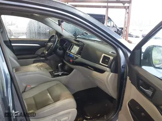 2019 Toyota Highlander SE with VIN 5TDJZRFH4KS747306, listed as a IAAI auction lot 41867414 with 96,247 mi miles. Bid and sale history available at carsss.com. Image 5.