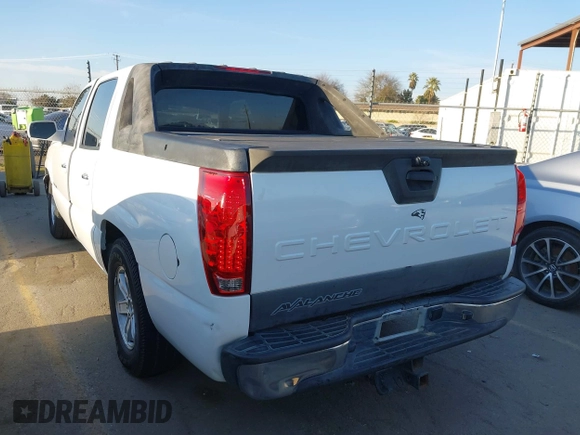 2006 Chevrolet Avalanche Z66 z VIN 3GNEC12Z76G131095, wystawiony jako IAAI lot #41411833 z przebiegiem 166 571 mil mil oraz . Historia ofert i sprzedaży dostępna na DreamBid. Obrazek 3.