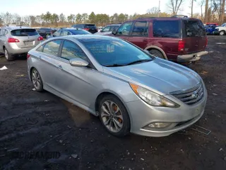2014 Hyundai Sonata Limited with VIN 5NPEC4AB1EH912666, listed as a IAAI auction lot 41672182 with 111,003 mi miles and . Bid and sale history available at DreamBid. Image 1.