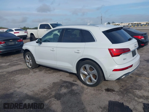 2021 Audi Q5 Prestige with VIN WA1CAAFY7M2055059, listed as a IAAI auction lot 41208519 with 31,806 mi miles. Bid and sale history available at carsss.com. Image 3.