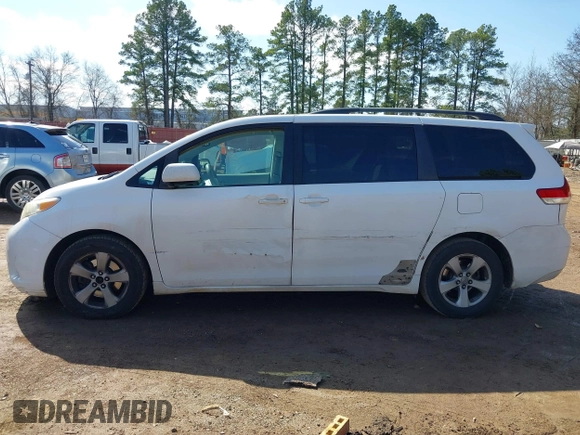 2011 Toyota Sienna LE AAS with VIN 5TDKK3DC5BS057805, listed as a IAAI auction lot 41630470 with 172,345 mi miles. Bid and sale history available at carsss.com. Image 6.