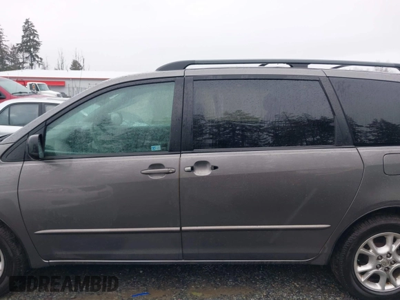 2005 Toyota Sienna LE with VIN 5TDBA23C55S048993, listed as a IAAI auction lot 41637805 with 157,959 mi miles. Bid and sale history available at carsss.com. Image 14.