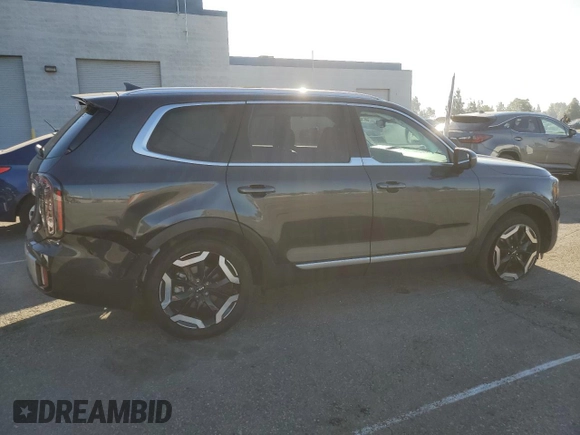 2024 Kia Telluride EX with VIN 5XYP34GC5RG475017, listed as a Copart auction lot 46748665 with 9,087 mi miles and Salvage Title. Bid and sale history available at DreamBid. Image 3.