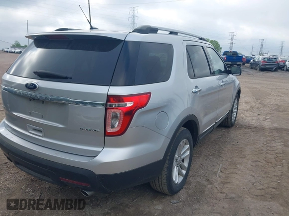 2013 Ford Explorer XLT with VIN 1FM5K7D8XDGC48662, listed as a IAAI auction lot 42182134 with 220,064 mi miles. Bid and sale history available at carsss.com. Image 4.