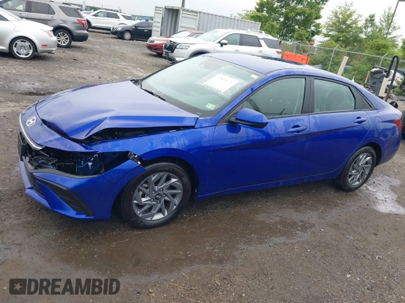 2024 Hyundai Elantra SEL z VIN KMHLM4DG2RU749447, wystawiony jako IAAI lot #42603791 z przebiegiem 9 904 mil mil oraz . Historia ofert i sprzedaży dostępna na DreamBid. Obrazek 15.