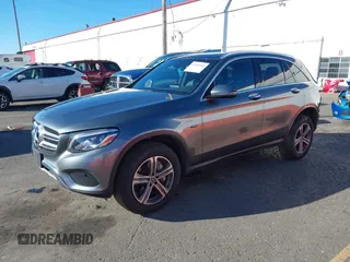 2019 Mercedes-Benz GLC 350e z VIN WDC0G5EB7KF619675, wystawiony jako IAAI lot #41549918 z przebiegiem 51 596 mil mil oraz . Historia ofert i sprzedaży dostępna na DreamBid. Obrazek 2.