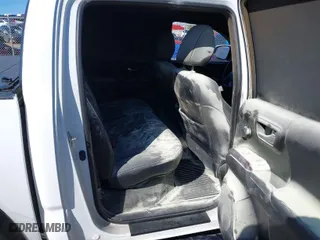 2018 Toyota Tacoma SR with VIN 5TFCZ5AN4JX164600, listed as a IAAI auction lot 41646488 with 87,349 mi miles. Bid and sale history available at carsss.com. Image 8.