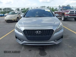 2016 Hyundai Sonata Hybrid SE with VIN KMHE24L15GA039176, listed as a IAAI auction lot 42135751 with 135,592 mi miles. Bid and sale history available at carsss.com. Image 12.
