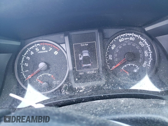 2020 Toyota Tacoma SR z VIN 5TFSX5EN1LX072696, wystawiony jako Copart lot #44398584 z przebiegiem 18 338 mil mil oraz Nie do naprawy • Non repairable. Historia ofert i sprzedaży dostępna na DreamBid. Obrazek 9.