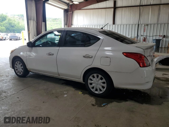 2015 Nissan Versa SV with VIN 3N1CN7AP8FL811384, listed as a Copart auction lot 62306765 with 177,103 mi miles and Clean title. Bid and sale history available at DreamBid. Image 2.
