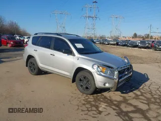 2008 Toyota RAV4 with VIN JTMBD33V386069733, listed as a IAAI auction lot 41623316 with 111,900 mi miles. Bid and sale history available at carsss.com. Image 1.