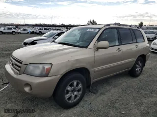 2005 Toyota Highlander with VIN JTEGP21A450046124, listed as a Copart auction lot 45967045 with 204,518 mi miles and Salvage Title. Bid and sale history available at carsss.com. Image 1.
