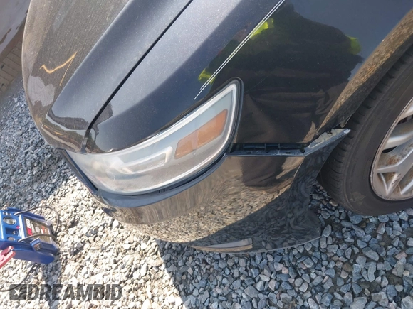 2013 Ford Taurus Limited with VIN 1FAHP2F89DG123886, listed as a IAAI auction lot 41928210 with 1 mi miles. Bid and sale history available at carsss.com. Image 6.