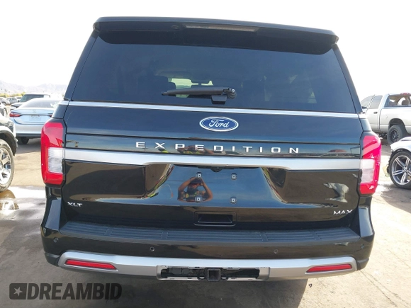 2022 Ford Expedition Max XLT z VIN 1FMJK1HT6NEA09150, wystawiony jako IAAI lot #41423268 z przebiegiem 17 336 mil mil oraz . Historia ofert i sprzedaży dostępna na DreamBid. Obrazek 17.