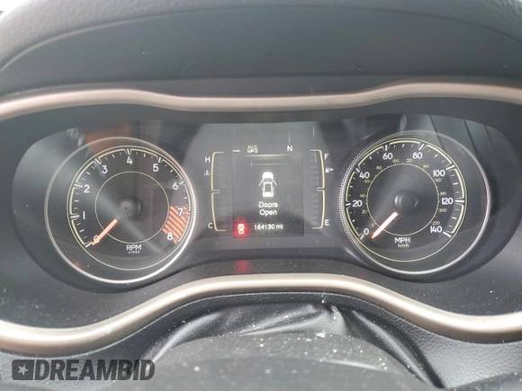 2014 Jeep Cherokee Latitude z VIN 1C4PJMCS6EW286568, wystawiony jako Copart lot #54754525 z przebiegiem 164 130 mil mil oraz Szkoda całkowita • Salvage title. Historia ofert i sprzedaży dostępna na DreamBid. Obrazek 9.