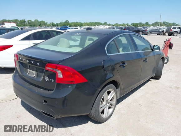2015 Volvo S60 T5 Drive-E Premier with VIN YV140MFK5F2360714, listed as a IAAI auction lot 42043000 with 170,062 mi miles. Bid and sale history available at carsss.com. Image 4.