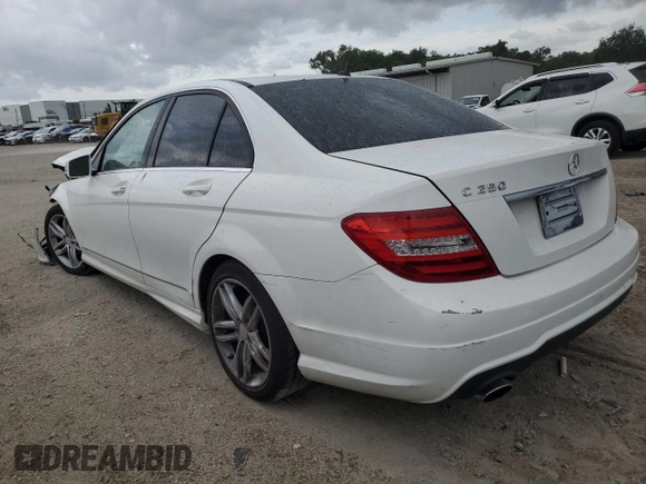 2013 Mercedes-Benz C 250 Sport с VIN WDDGF4HBXDR282357, выставлен на аукционе Copart как лот 61191975 с пробегом 73 832 миль миль и На запчасти • Non repairable. История ставок и продаж доступна на DreamBid. Изображение 2.