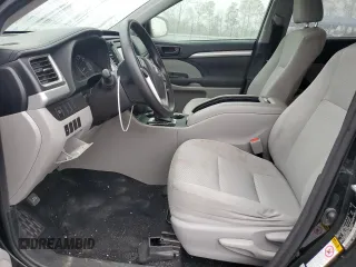 2017 Toyota Highlander LE z VIN 5TDBZRFH4HS436049, wystawiony jako Copart lot #51210145 z przebiegiem 109 492 mil mil oraz Szkoda całkowita • Salvage title. Historia ofert i sprzedaży dostępna na DreamBid. Obrazek 7.