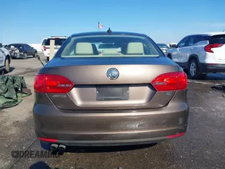 2014 Volkswagen Jetta Sedan SE w/Connectivity with VIN 3VWD07AJ1EM361255, listed as a IAAI auction lot 41385849 with 166,124 mi miles. Bid and sale history available at carsss.com. Image 16.