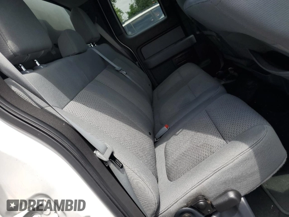 2014 Ford F-150 XL with VIN 1FTFX1ET0EKD17173, listed as a Copart auction lot 59056345 with 185,804 mi miles and Salvage title. Bid and sale history available at DreamBid. Image 10.