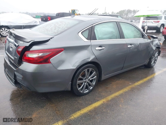 2018 Nissan Altima 2.5 SL with VIN 1N4AL3AP7JC261043, listed as a IAAI auction lot 41508905 with 186,507 mi miles. Bid and sale history available at carsss.com. Image 4.